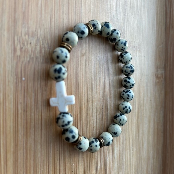 White Cross Dalmatian Jasper Beaded Bracelet - Picture 9 of 9